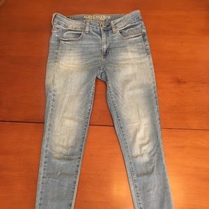 Light Wash American Eagle Jeggings